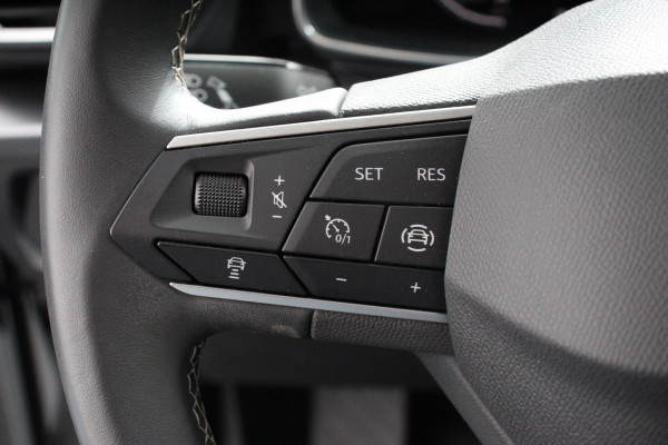 Seat Leon Sportstourer 1.0 TSI Style Nieuw Type ! Navigatie Climate control Cruise adaptive Led Virtual Cockpit Lichtmetalen Velgen Parkeer sensoren Getinte ruiten