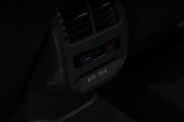 Seat Leon Sportstourer 1.0 TSI Style Nieuw Type ! Navigatie Climate control Cruise adaptive Led Virtual Cockpit Lichtmetalen Velgen Parkeer sensoren Getinte ruiten