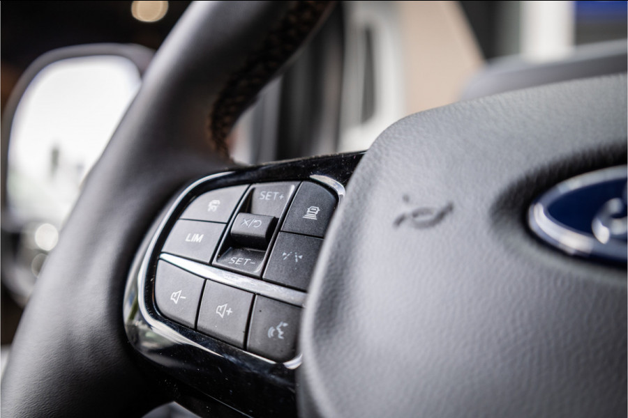 Ford Transit Custom 320 2.0 TDCI 170 PK L2H1 DC | Dubbel Cabine | ACC | Blind Spot | Navigatie | Camera | CarPlay | Lane Assist | Trekhaak | BPM VRIJ | Verlengde fabrieksgarantie tot 12-2029