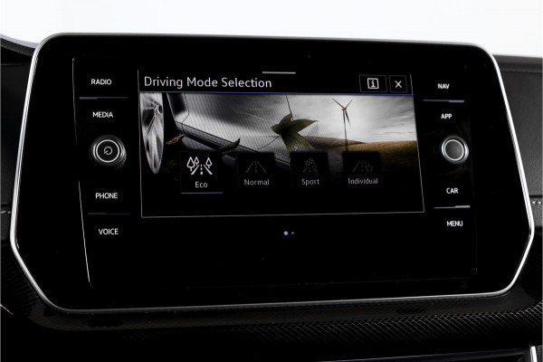 Volkswagen T-Cross 1.0 TSI 115 PK R-Line - Automaat | Dig. Cockpit | Adapt. Cruise | Camera | PDC | App. Connect | ECC | DAB | LM 18" | 3952