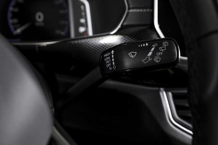 Volkswagen T-Cross 1.0 TSI 115 PK R-Line - Automaat | Dig. Cockpit | Adapt. Cruise | Camera | PDC | App. Connect | ECC | DAB | LM 18" | 3952