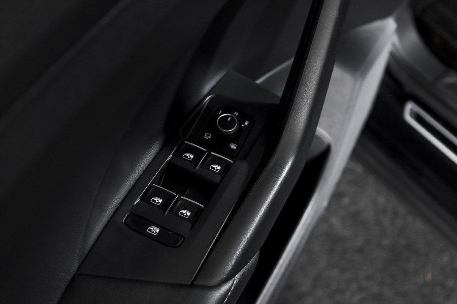 Volkswagen T-Cross 1.0 TSI 115 PK R-Line - Automaat | Dig. Cockpit | Adapt. Cruise | Camera | PDC | App. Connect | ECC | DAB | LM 18" | 5190