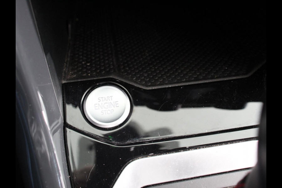 Volkswagen T-Roc 1.5 TSI Sport R-Design Automaat Navigatie Stoelverwarming Afneembare trekhaak Sfeerverlichting LED Lichtmetalen velgen Adaptieve cruise control Apple Carplay/ Andriod Auto Digitale cockpit