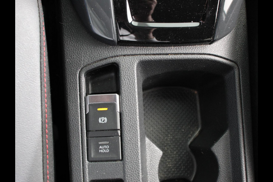 Volkswagen T-Roc 1.5 TSI Sport R-Design Automaat Navigatie Stoelverwarming Afneembare trekhaak Sfeerverlichting LED Lichtmetalen velgen Adaptieve cruise control Apple Carplay/ Andriod Auto Digitale cockpit