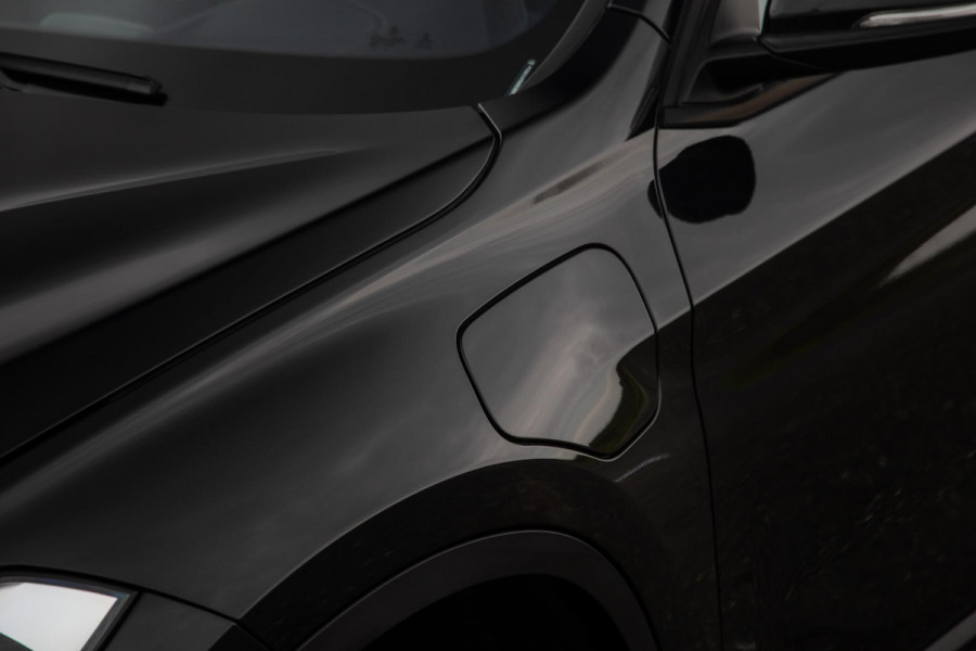 BMW X1 xDrive25e Executive X CAMERA / CARPLAY / HEAD UP DISPLAY / LEDER / LED / CRUISE CONTROLE / STOELVERWARMING