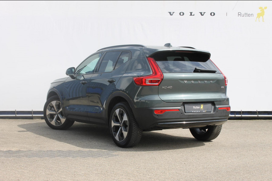 Volvo XC40 B3 177PK Automaat Plus Dark Panoramisch schuif-kanteldak / Adaptieve Cruise Control / Google infotainment / Parkeersensoren voor en achter met camera achter / Lederen bekleding / Blis