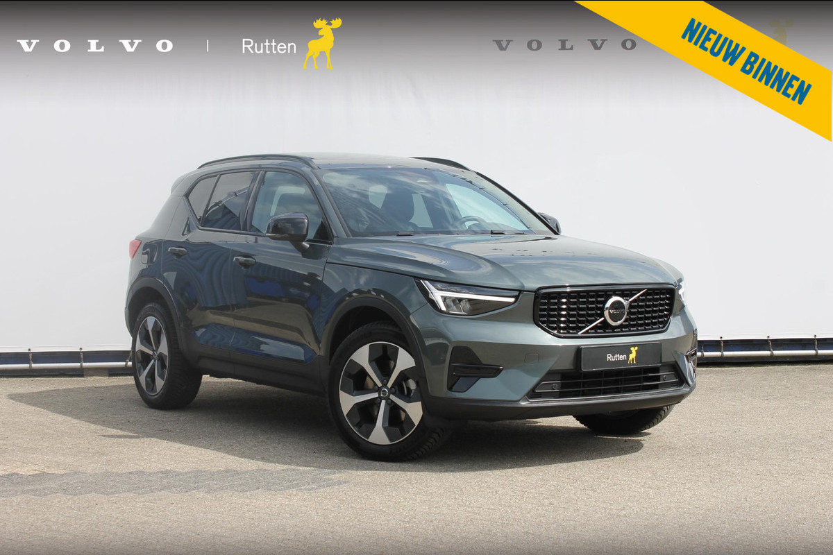 Volvo XC40 B3 177PK Automaat Plus Dark Panoramisch schuif-kanteldak / Adaptieve Cruise Control / Google infotainment / Parkeersensoren voor en achter met camera achter / Lederen bekleding / Blis
