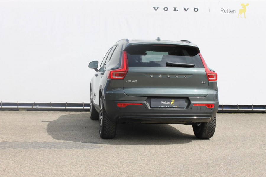 Volvo XC40 B3 177PK Automaat Plus Dark Panoramisch schuif-kanteldak / Adaptieve Cruise Control / Google infotainment / Parkeersensoren voor en achter met camera achter / Lederen bekleding / Blis