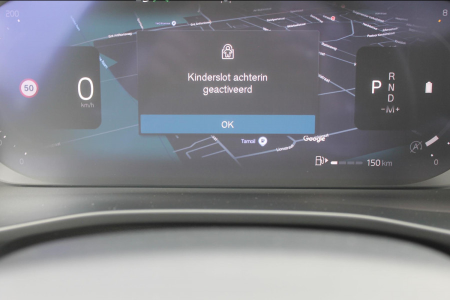 Volvo XC40 B3 177PK Automaat Plus Dark Panoramisch schuif-kanteldak / Adaptieve Cruise Control / Google infotainment / Parkeersensoren voor en achter met camera achter / Lederen bekleding / Blis