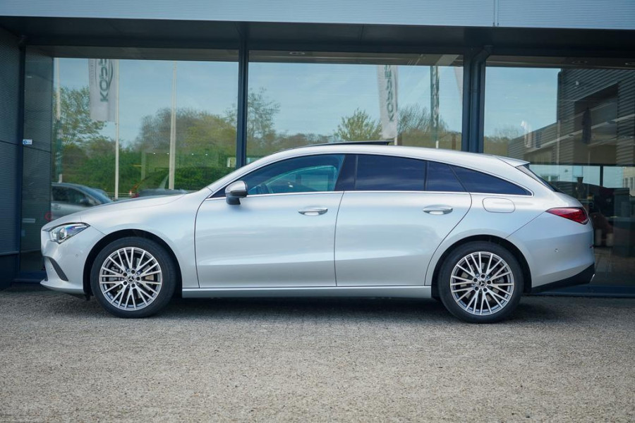 Mercedes-Benz CLA-Klasse Shooting Brake 250 e / Pano / leder / sfeerverlichting / trekhaak