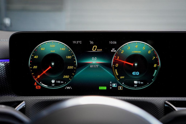 Mercedes-Benz CLA-Klasse Shooting Brake 250 e / Pano / leder / sfeerverlichting / trekhaak