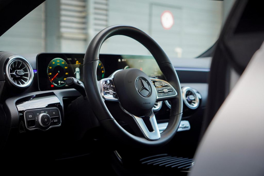 Mercedes-Benz CLA-Klasse Shooting Brake 250 e / Pano / leder / sfeerverlichting / trekhaak