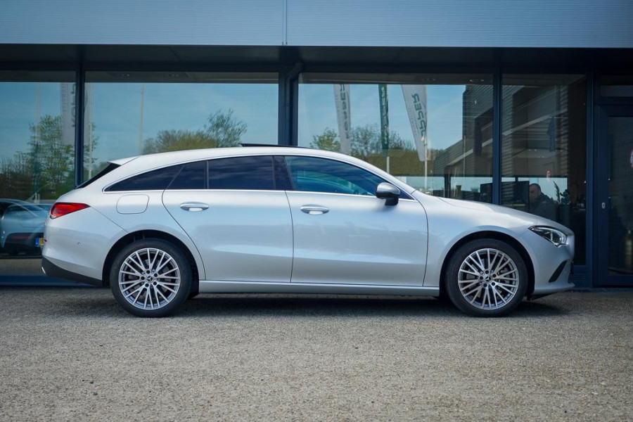 Mercedes-Benz CLA-Klasse Shooting Brake 250 e / Pano / leder / sfeerverlichting / trekhaak