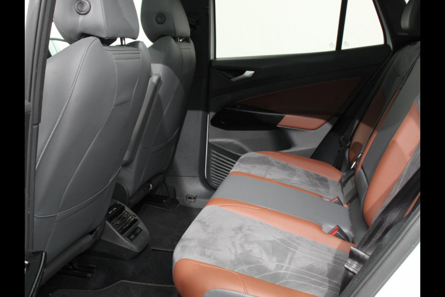 Volkswagen ID.4 204pk Panorama dak Navigatie Climate Control Parkeer Sensoren Lichtmetalen velgen