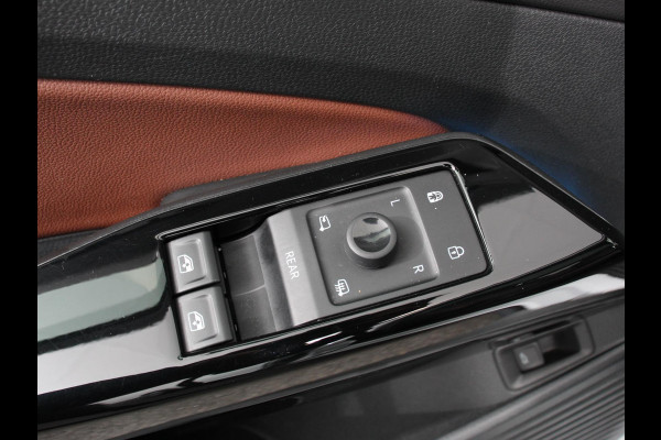 Volkswagen ID.4 204pk Panorama dak Navigatie Climate Control Parkeer Sensoren Lichtmetalen velgen
