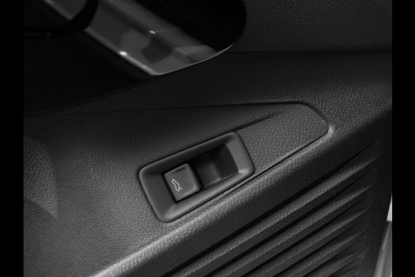 Volkswagen ID.4 204pk Panorama dak Navigatie Climate Control Parkeer Sensoren Lichtmetalen velgen