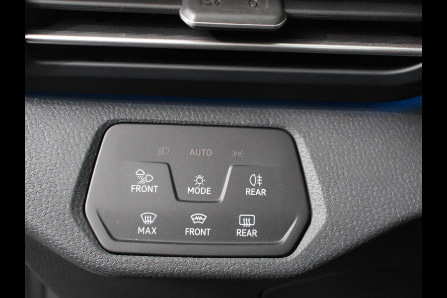 Volkswagen ID.4 204pk Panorama dak Navigatie Climate Control Parkeer Sensoren Lichtmetalen velgen