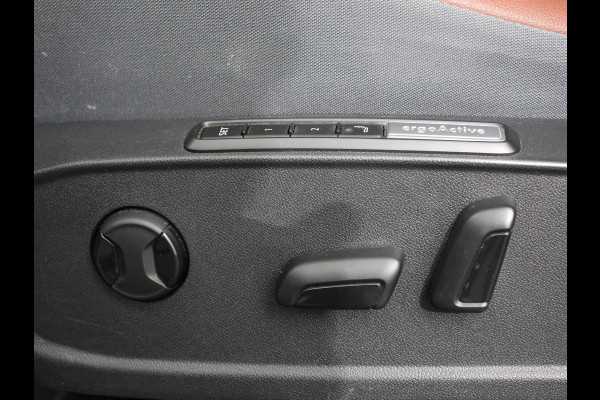 Volkswagen ID.4 204pk Panorama dak Navigatie Climate Control Parkeer Sensoren Lichtmetalen velgen