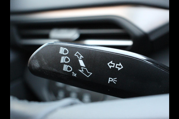 Volkswagen ID.4 204pk Panorama dak Navigatie Climate Control Parkeer Sensoren Lichtmetalen velgen