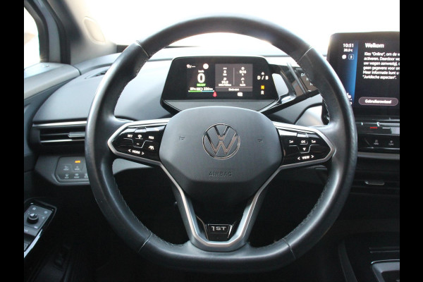 Volkswagen ID.4 204pk Panorama dak Navigatie Climate Control Parkeer Sensoren Lichtmetalen velgen