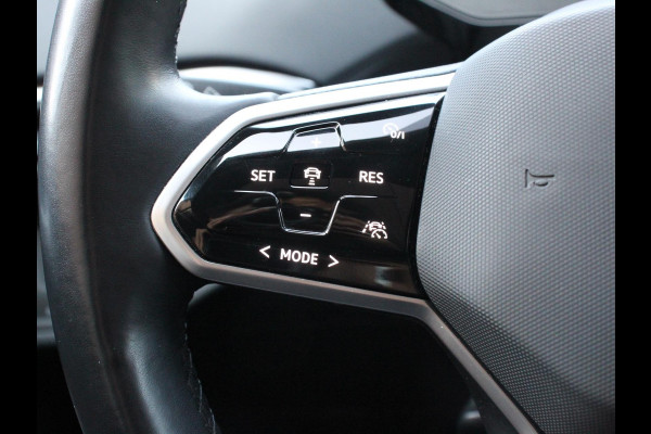 Volkswagen ID.4 204pk Panorama dak Navigatie Climate Control Parkeer Sensoren Lichtmetalen velgen