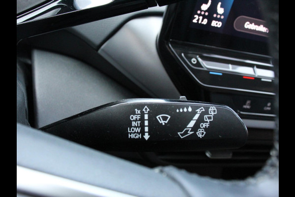 Volkswagen ID.4 204pk Panorama dak Navigatie Climate Control Parkeer Sensoren Lichtmetalen velgen