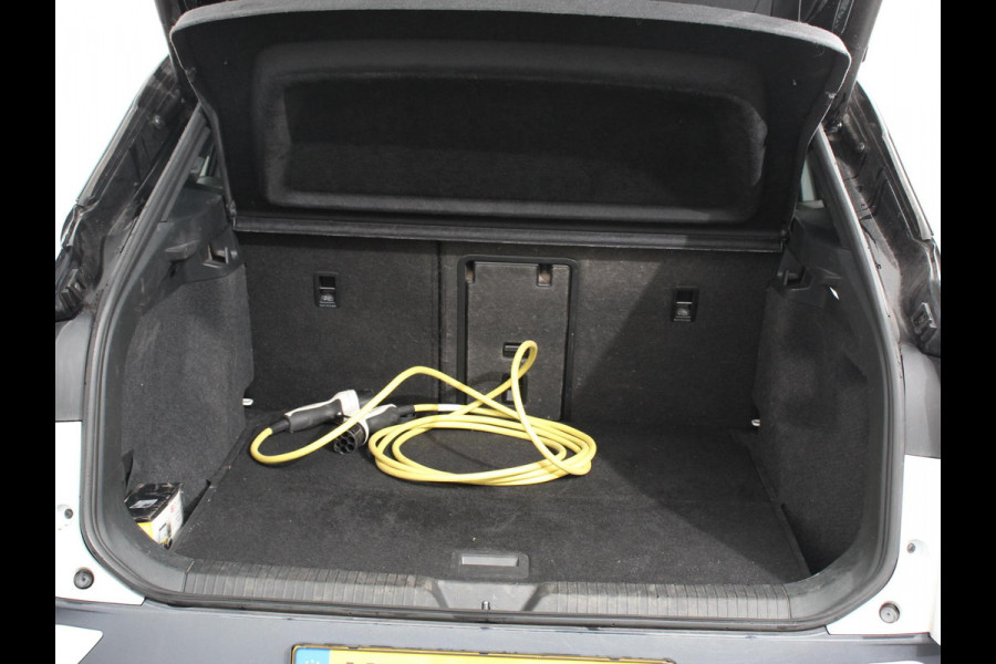 Volkswagen ID.4 204pk Panorama dak Navigatie Climate Control Parkeer Sensoren Lichtmetalen velgen