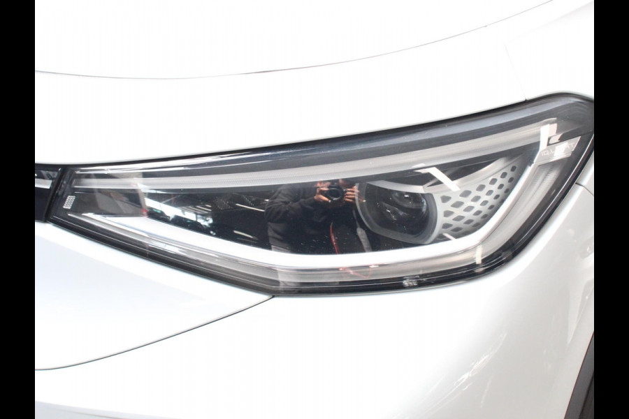 Volkswagen ID.4 204pk Panorama dak Navigatie Climate Control Parkeer Sensoren Lichtmetalen velgen