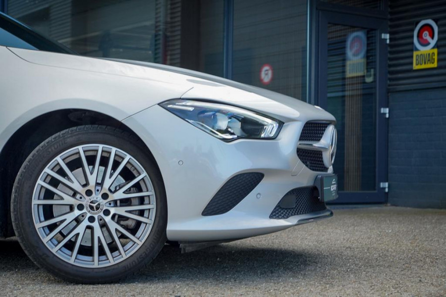 Mercedes-Benz CLA-Klasse Shooting Brake 250 e / Pano / leder / sfeerverlichting / trekhaak