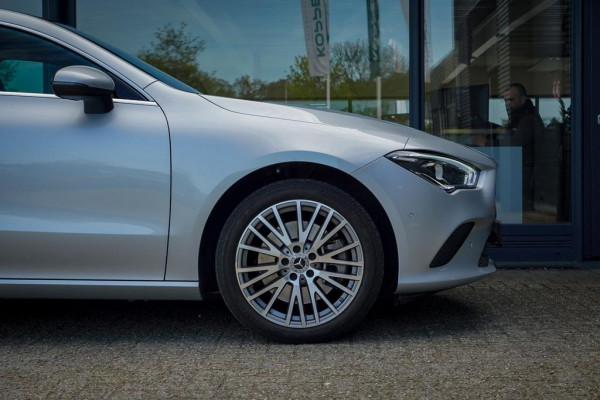 Mercedes-Benz CLA-Klasse Shooting Brake 250 e / Pano / leder / sfeerverlichting / trekhaak