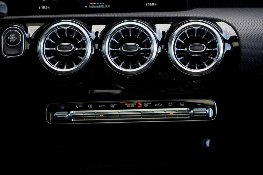 Mercedes-Benz CLA-Klasse Shooting Brake 250 e / Pano / leder / sfeerverlichting / trekhaak