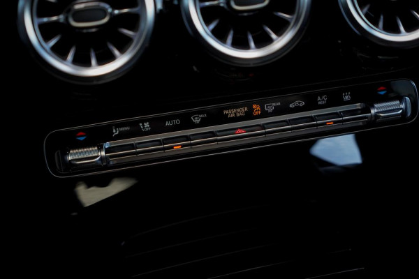 Mercedes-Benz CLA-Klasse Shooting Brake 250 e / Pano / leder / sfeerverlichting / trekhaak