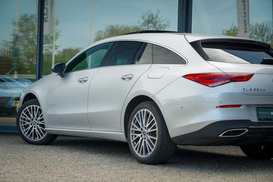Mercedes-Benz CLA-Klasse Shooting Brake 250 e / Pano / leder / sfeerverlichting / trekhaak