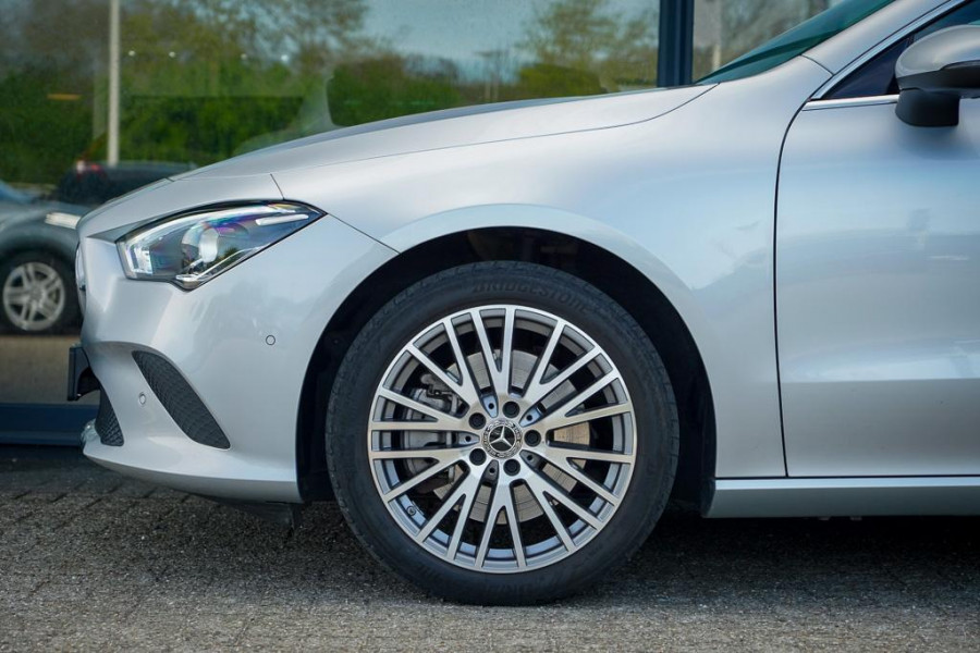 Mercedes-Benz CLA-Klasse Shooting Brake 250 e / Pano / leder / sfeerverlichting / trekhaak