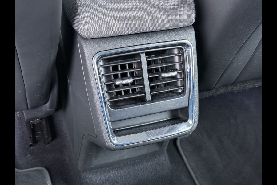 Škoda Enyaq iV SOH 92% 60 Trekhaak Navi Ecc Cruise Control Camera Apple Carplay Android Auto Pdc Lmv 19" Led P-Assist Led Isofix Keyless Rijstrooksensor Bluetooth Origineel Nederlandse Auto