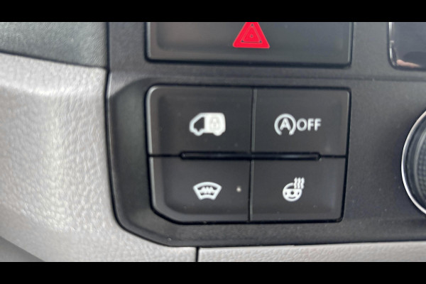 Volkswagen Crafter 35 2.0 TDI L3H2 Exclusive Hero Edition, Leder,betimmering,trekhaak,Chaffeursstoel met massage,stuurverwarming Voorruitverwarming