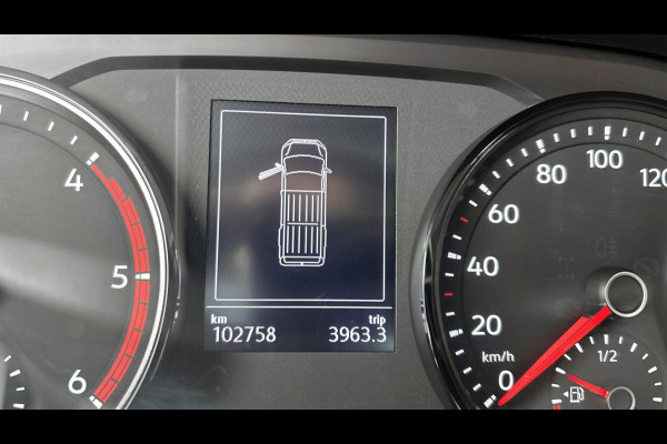 Volkswagen Crafter 35 2.0 TDI L3H2 Exclusive Hero Edition, Leder,betimmering,trekhaak,Chaffeursstoel met massage,stuurverwarming Voorruitverwarming