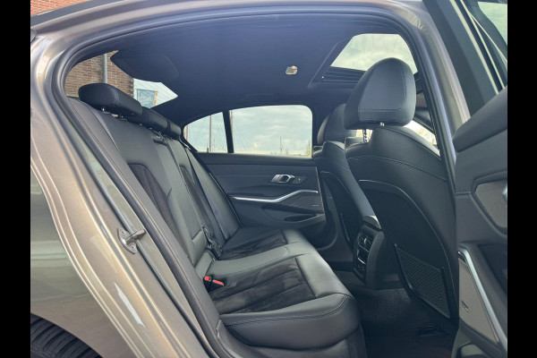 BMW 3-serie 330e M Sport |Head-Up|H&K|Pano|Laser|Driving|Trekhaak|