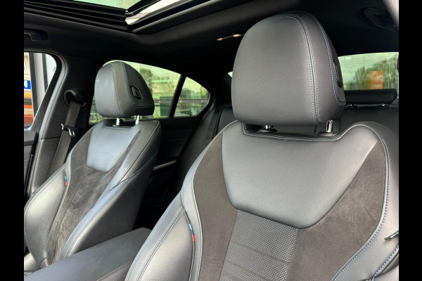 BMW 3-serie 330e M Sport |Head-Up|H&K|Pano|Laser|Driving|Trekhaak|