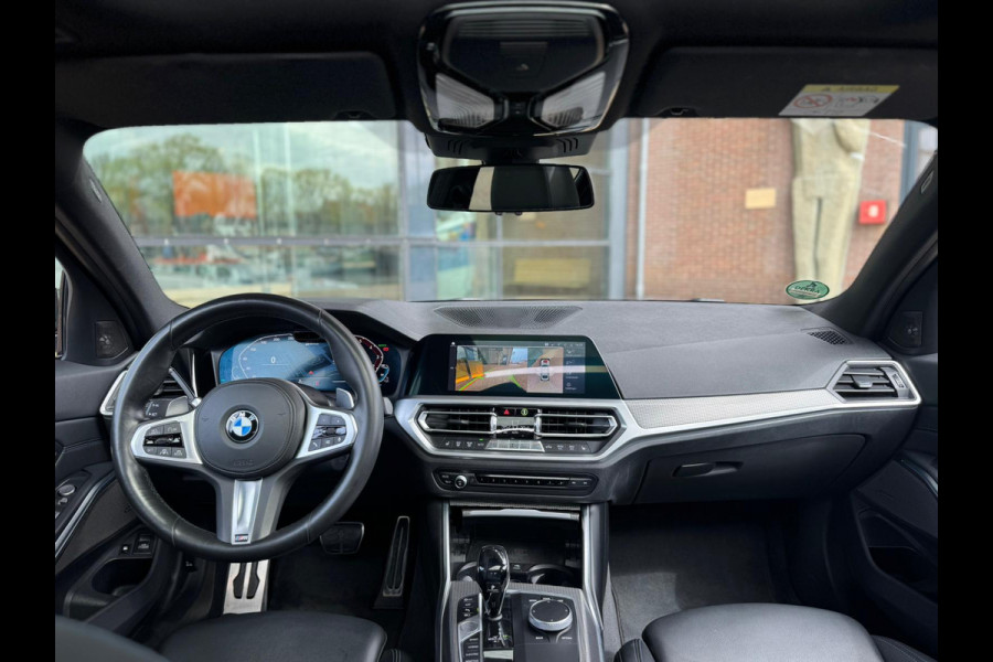 BMW 3-serie 330e M Sport |Head-Up|H&K|Pano|Laser|Driving|Trekhaak|