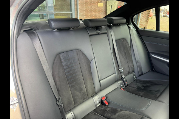 BMW 3-serie 330e M Sport |Head-Up|H&K|Pano|Laser|Driving|Trekhaak|