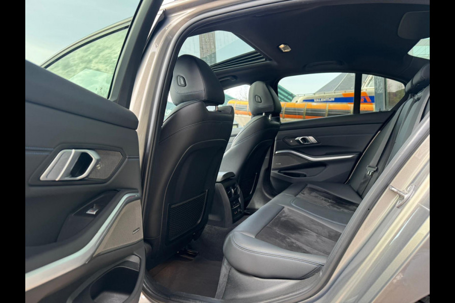 BMW 3-serie 330e M Sport |Head-Up|H&K|Pano|Laser|Driving|Trekhaak|