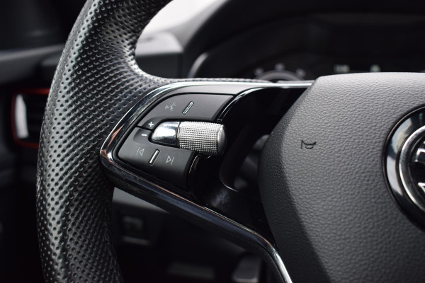 Škoda Kamiq 1.0 TSI Sport Business | Sportstoelen | Apple CarPlay | Climate | Cruise