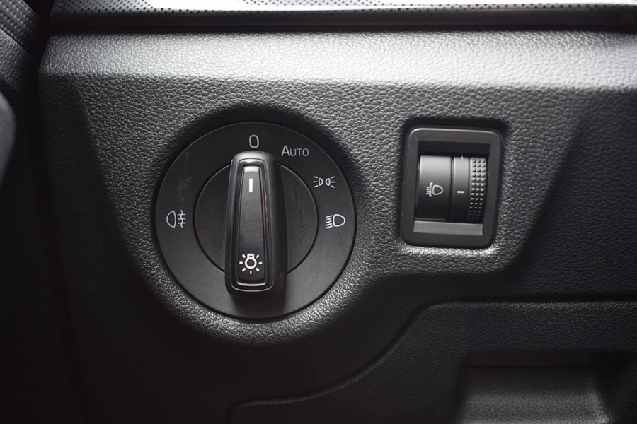 Škoda Kamiq 1.0 TSI Sport Business | Sportstoelen | Apple CarPlay | Climate | Cruise