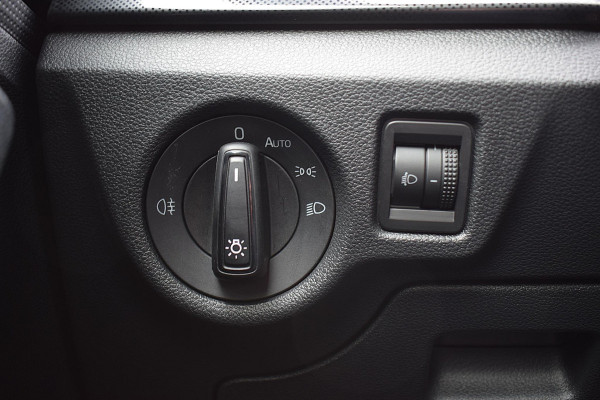 Škoda Kamiq 1.0 TSI Sport Business | Sportstoelen | Apple CarPlay | Climate | Cruise