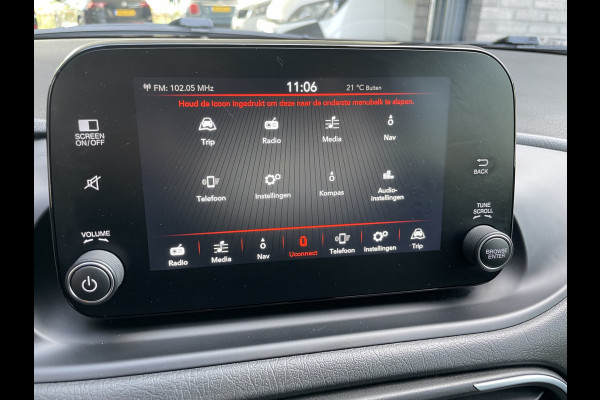 Fiat Tipo Cross 1.0 Cross Airco - Achteruitrijcamera - Parkeersensoren - Navigatie - Stoelverwarming - U-connect - Licht metalen velgen 17 inch - Trekhaak afneembaar - Cruise control - Radio - Mistlampen - Bluetooth - Dakrails - Elektrische ramen - Extra getint glas achter - Led verlichting - Start/stop systeem - Nieuw bij ons geleverd
