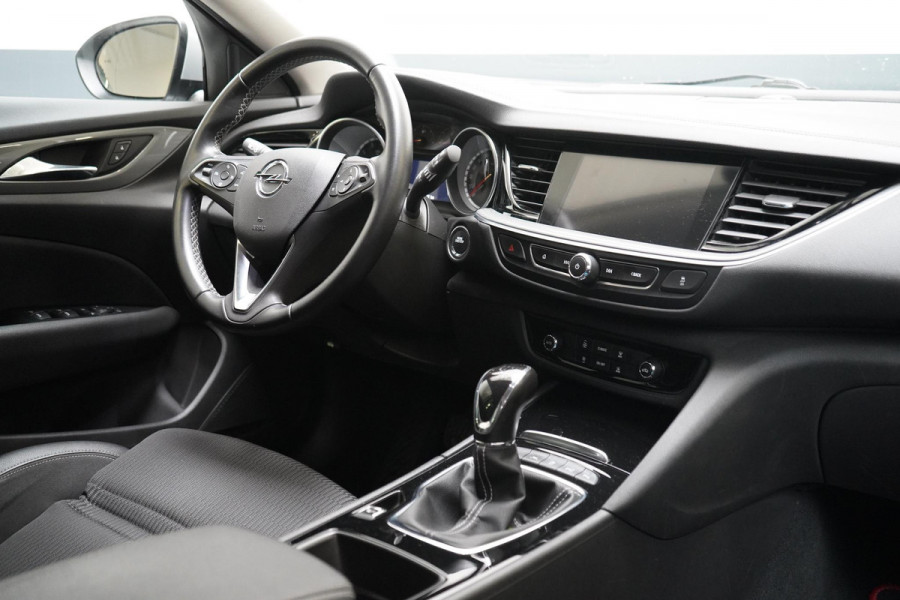 Opel Insignia Sports Tourer 1.5 Turbo EcoTec Online Edition+ | Blind-Spot | Keurig onderhouden | Trekhaak | Sportstoelen | Navigatie