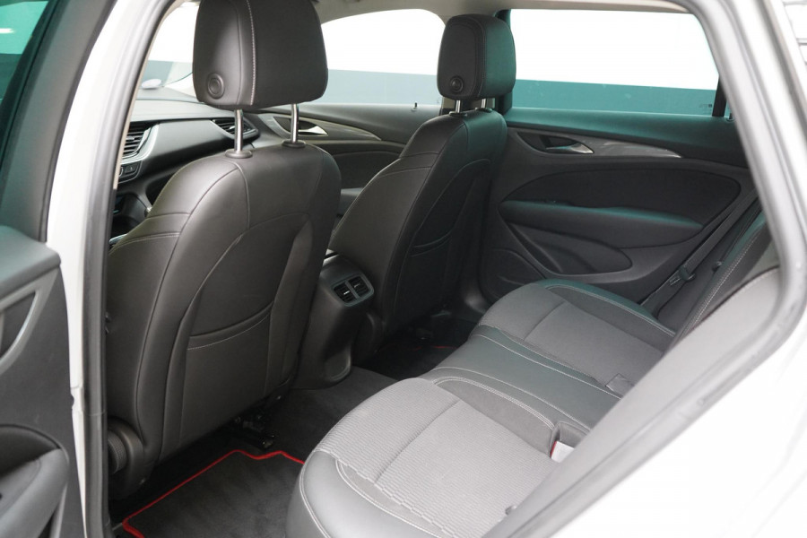 Opel Insignia Sports Tourer 1.5 Turbo EcoTec Online Edition+ | Blind-Spot | Keurig onderhouden | Trekhaak | Sportstoelen | Navigatie