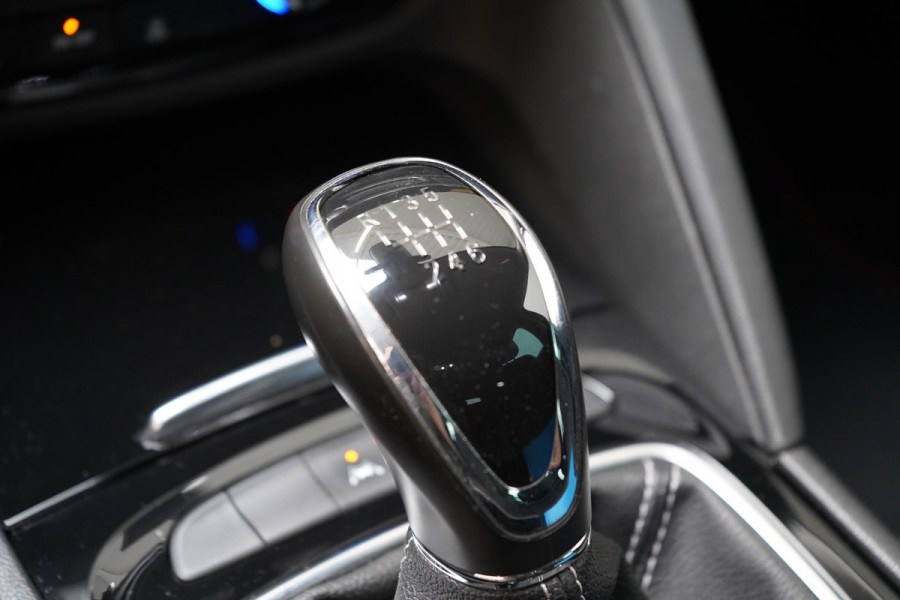 Opel Insignia Sports Tourer 1.5 Turbo EcoTec Online Edition+ | Blind-Spot | Keurig onderhouden | Trekhaak | Sportstoelen | Navigatie