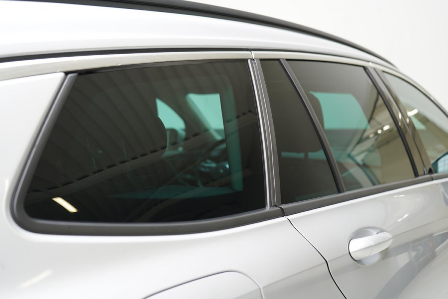 Opel Insignia Sports Tourer 1.5 Turbo EcoTec Online Edition+ | Blind-Spot | Keurig onderhouden | Trekhaak | Sportstoelen | Navigatie